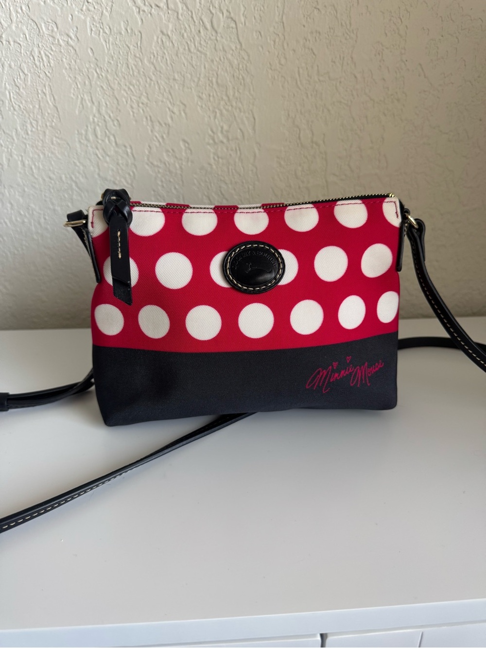 EUC Disney Parks Dooney & Bourke Rock the Dots Crossbody Minnie Mouse Bag